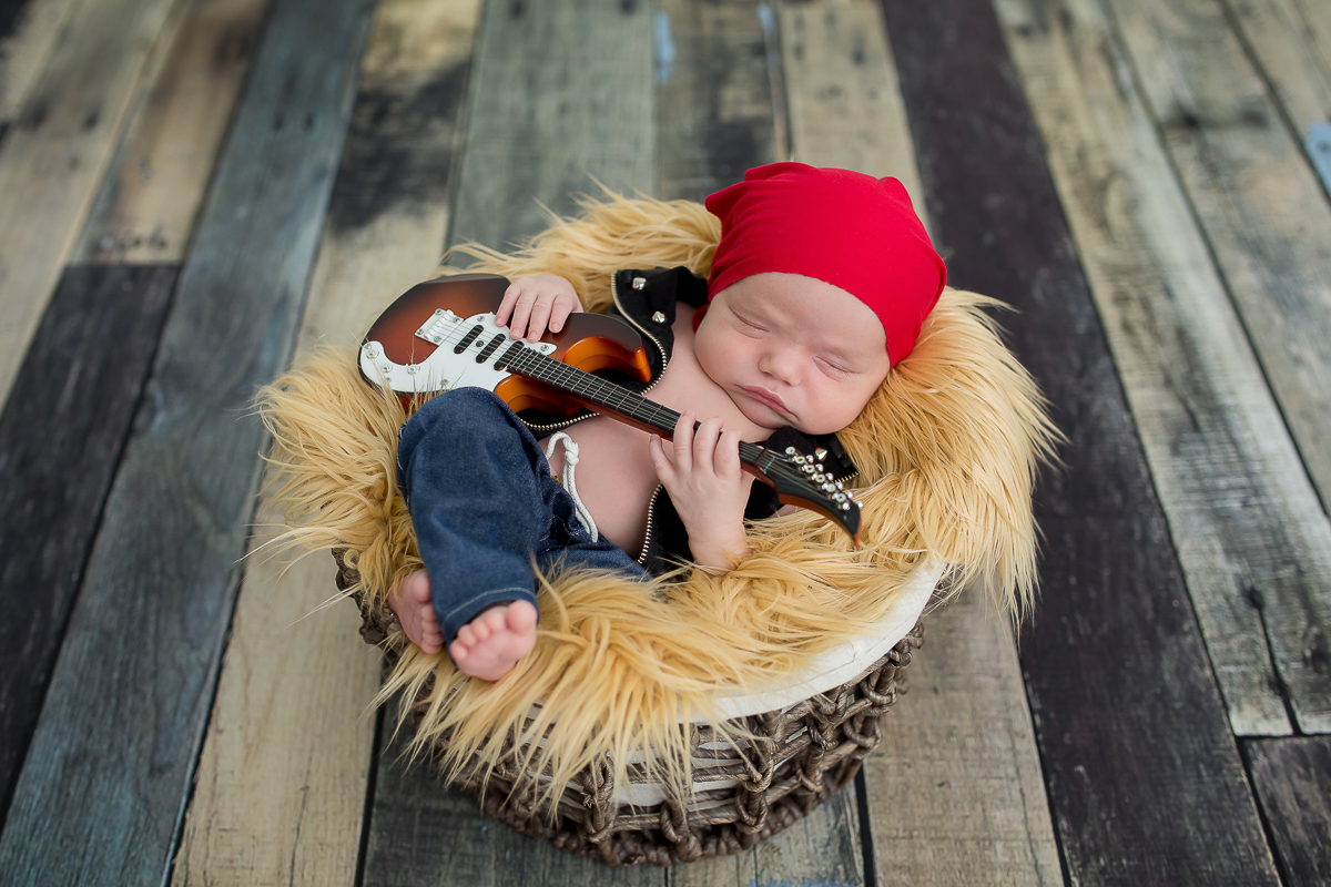 Nícolas chegou para completar a alegria da família!

Registramos com muito amor e carinho esse pequeno com seus 15 dias de vida

Papai e mamãe agora tem uma linda recordação pra guardar deste momento único da vida de seu lindo bebê.