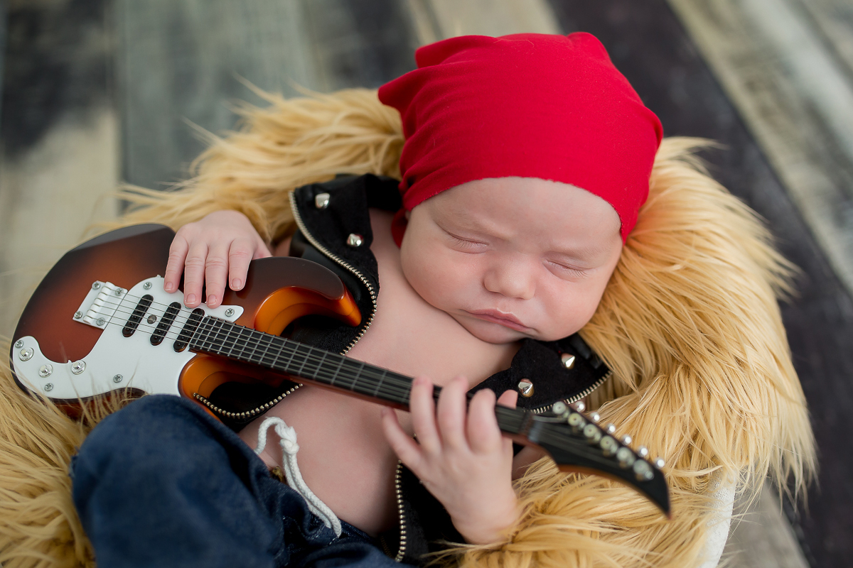 Nícolas chegou para completar a alegria da família!

Registramos com muito amor e carinho esse pequeno com seus 15 dias de vida

Papai e mamãe agora tem uma linda recordação pra guardar deste momento único da vida de seu lindo bebê.