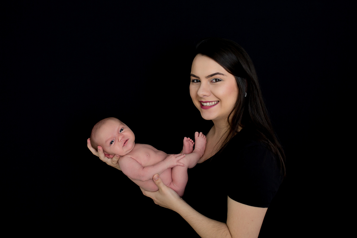 Nícolas chegou para completar a alegria da família!

Registramos com muito amor e carinho esse pequeno com seus 15 dias de vida

Papai e mamãe agora tem uma linda recordação pra guardar deste momento único da vida de seu lindo bebê.