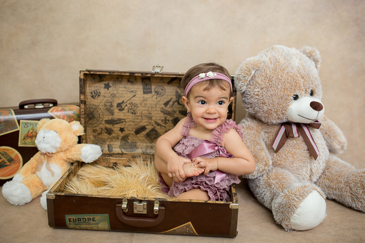 A querida Camile encerrou seu ciclo de fotos de acompanhamento com uma sessão linda! Como é bom fazer este tipo de registro que trarão tantas boas lembranças para a família. A presença dos pais nas brincadeiras, o companheirismo e acima de tudo, carinho 