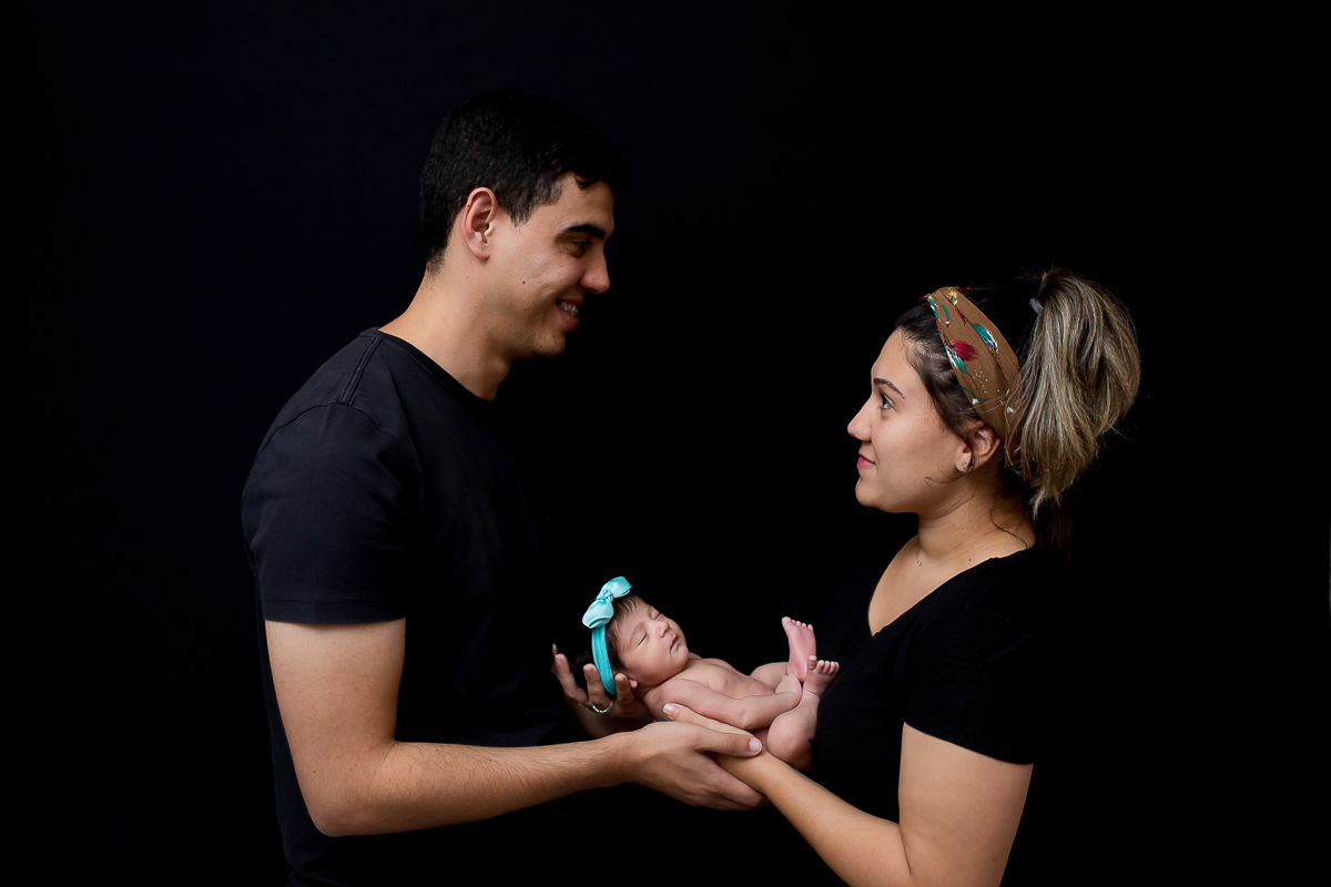 E chegou a vez da Betina fazer seu ensaio newborn, com seus 15 dias de vida!! Pensa em uma bebezinha que foi muito esperada e é muito amada! Não é pura perfeição?

Adoro fotografar os recém-nascidos, cada bebê é único e tem suas características 