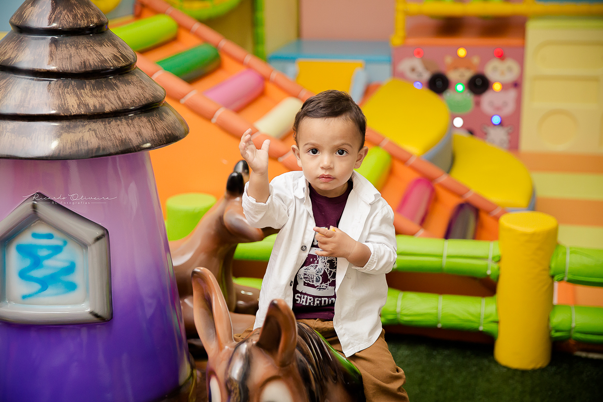 criançada brincando muito