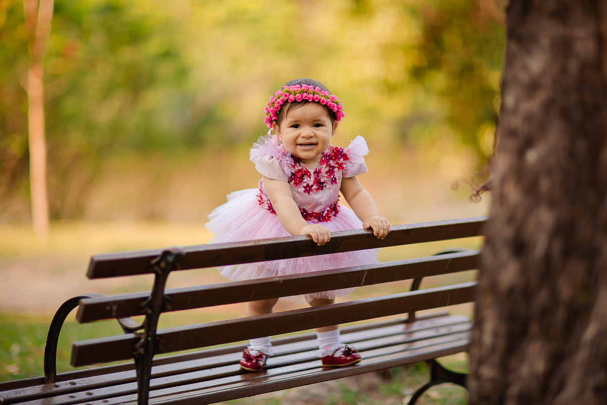 O ensaio Smash the Cake da Pollyana foi no tema de Jardim e ficou encantador. A Polly se divertiu e se lambuzou todinha, e teve a participação do seu irmãozinho que também amou o bolo!! E para finalizar teve o banho de bacia, tem brincadeira mais gostosa?