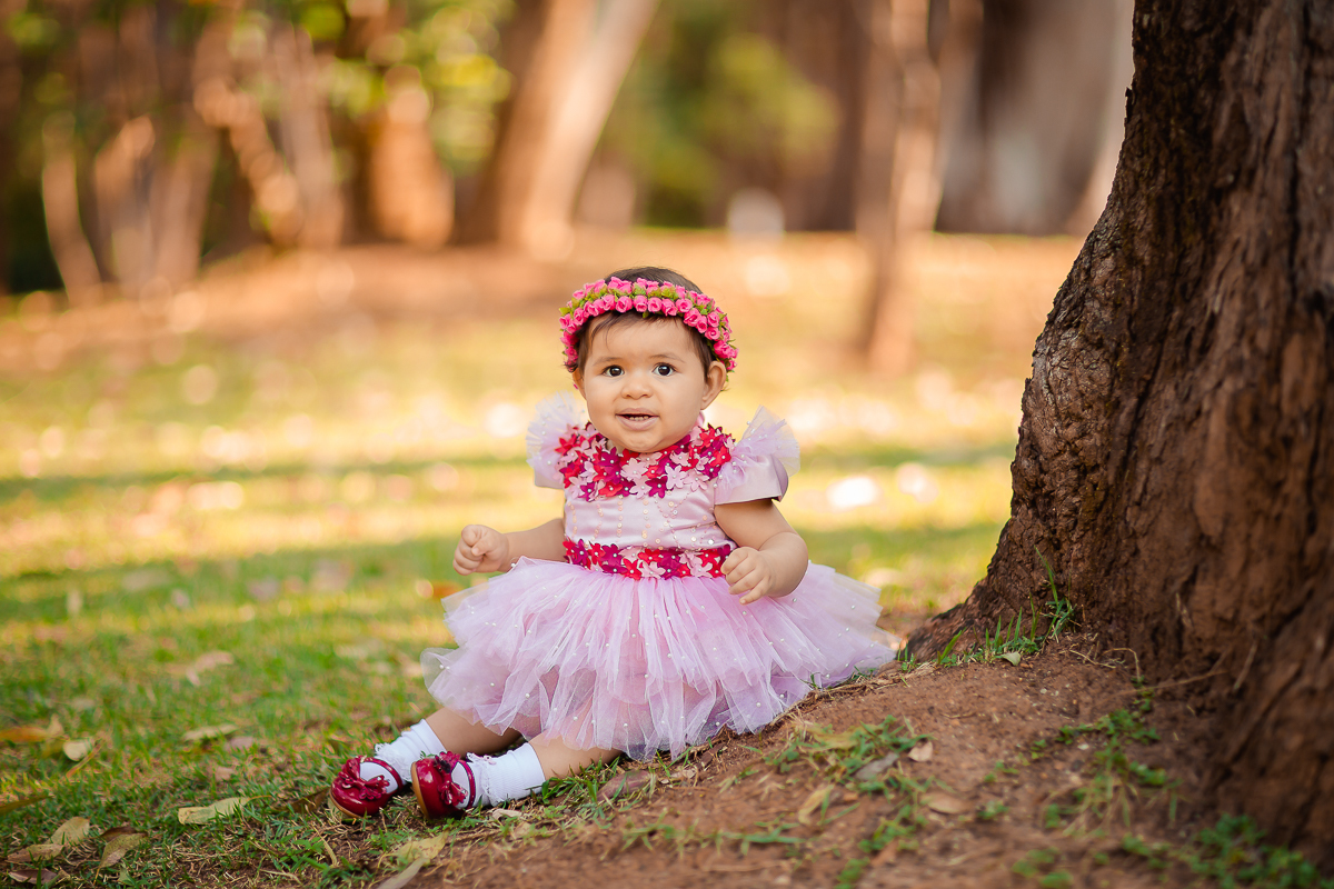O ensaio Smash the Cake da Pollyana foi no tema de Jardim e ficou encantador. A Polly se divertiu e se lambuzou todinha, e teve a participação do seu irmãozinho que também amou o bolo!! E para finalizar teve o banho de bacia, tem brincadeira mais gostosa?