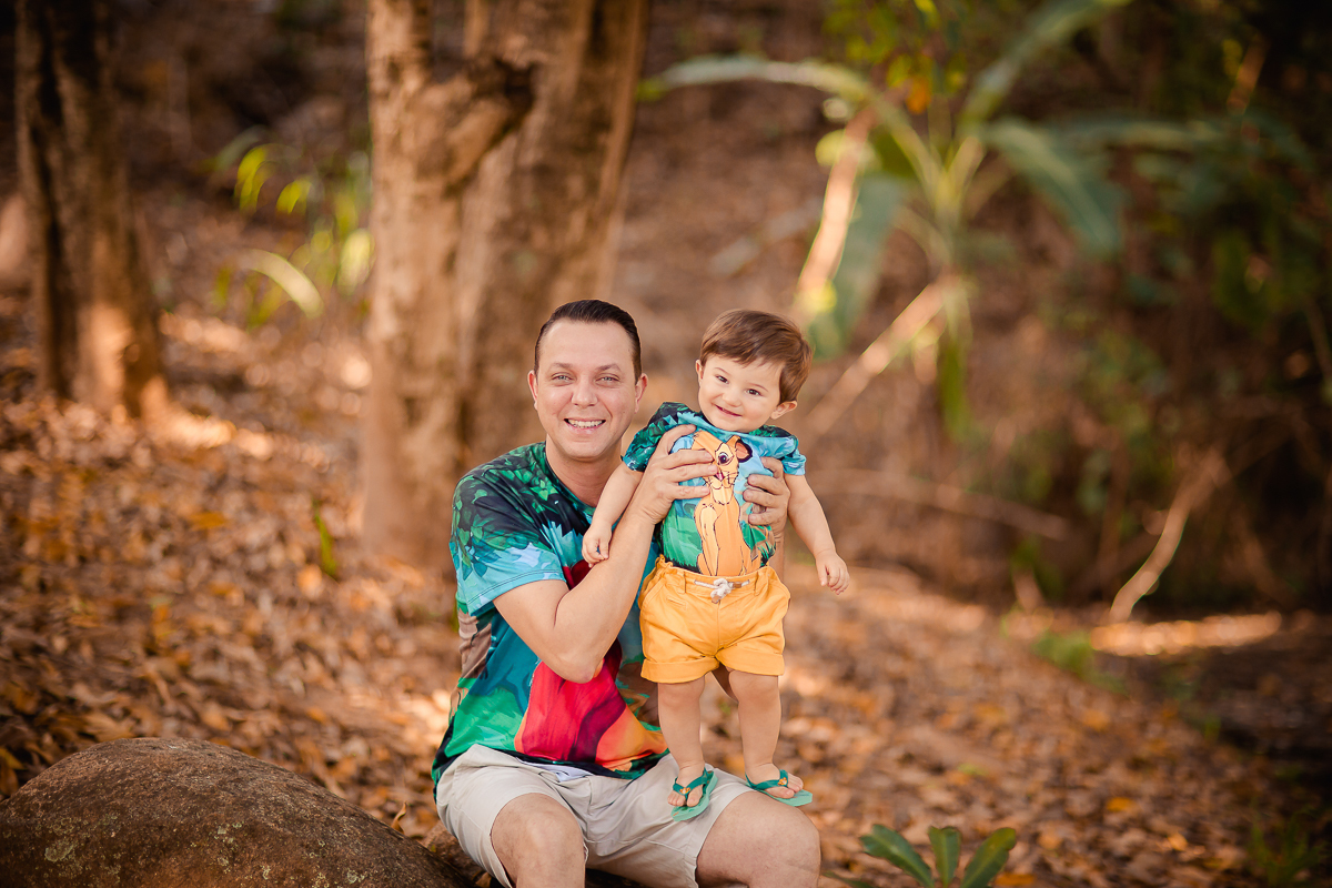 O primeiro aninho do Erick chegou!
E a hora de fazer essa sessão maravilhosa para comemorar também!
O smash the cake é uma delicia...o tema escolhido pelo papai e mamãe foi rei leão e o resultado foi encantador, uma lembrança linda dessa bagunça deliciosa