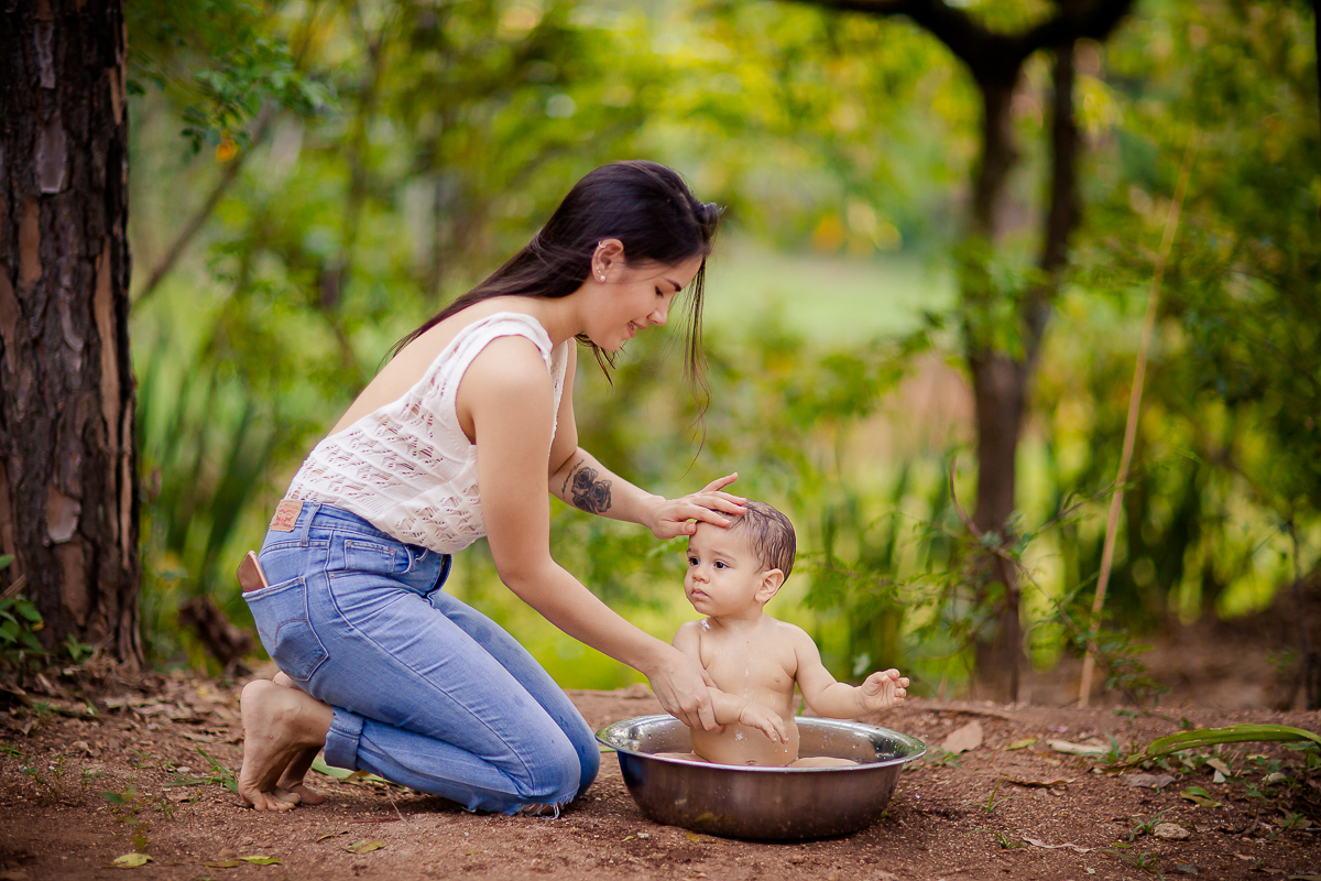 A comemoração do 1º aninho do Otávio foi com um delicioso Smash the Fruit !!

Um ensaio delicioso com muita fruta, muita cor e muito amor em família. 