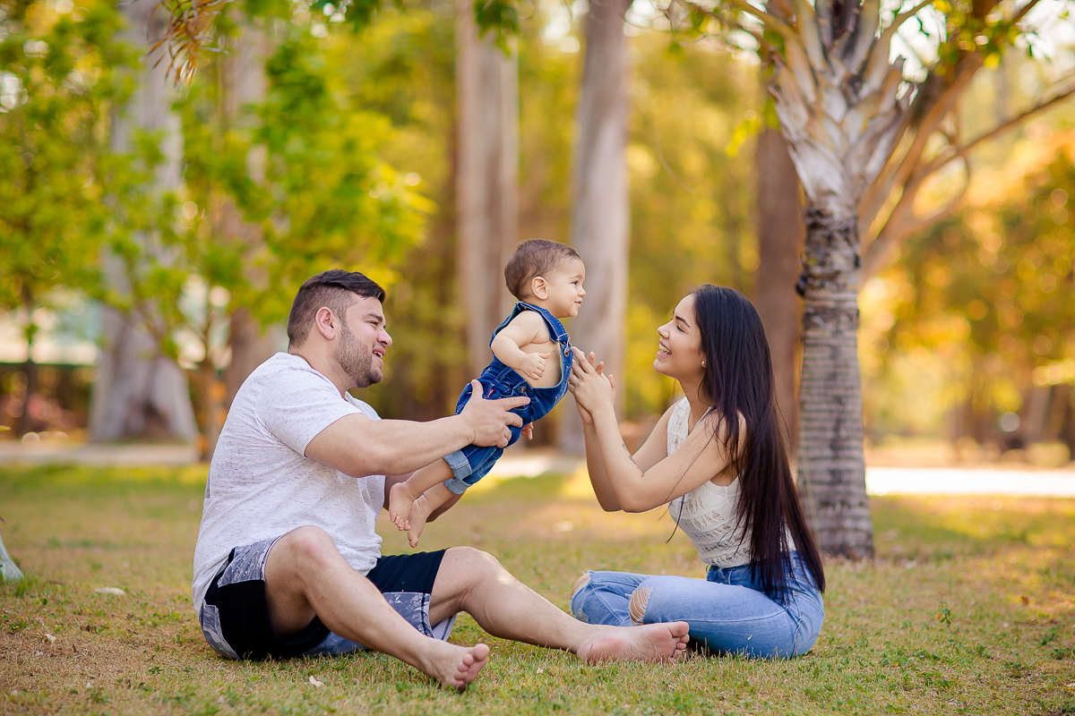 A comemoração do 1º aninho do Otávio foi com um delicioso Smash the Fruit !!

Um ensaio delicioso com muita fruta, muita cor e muito amor em família. 