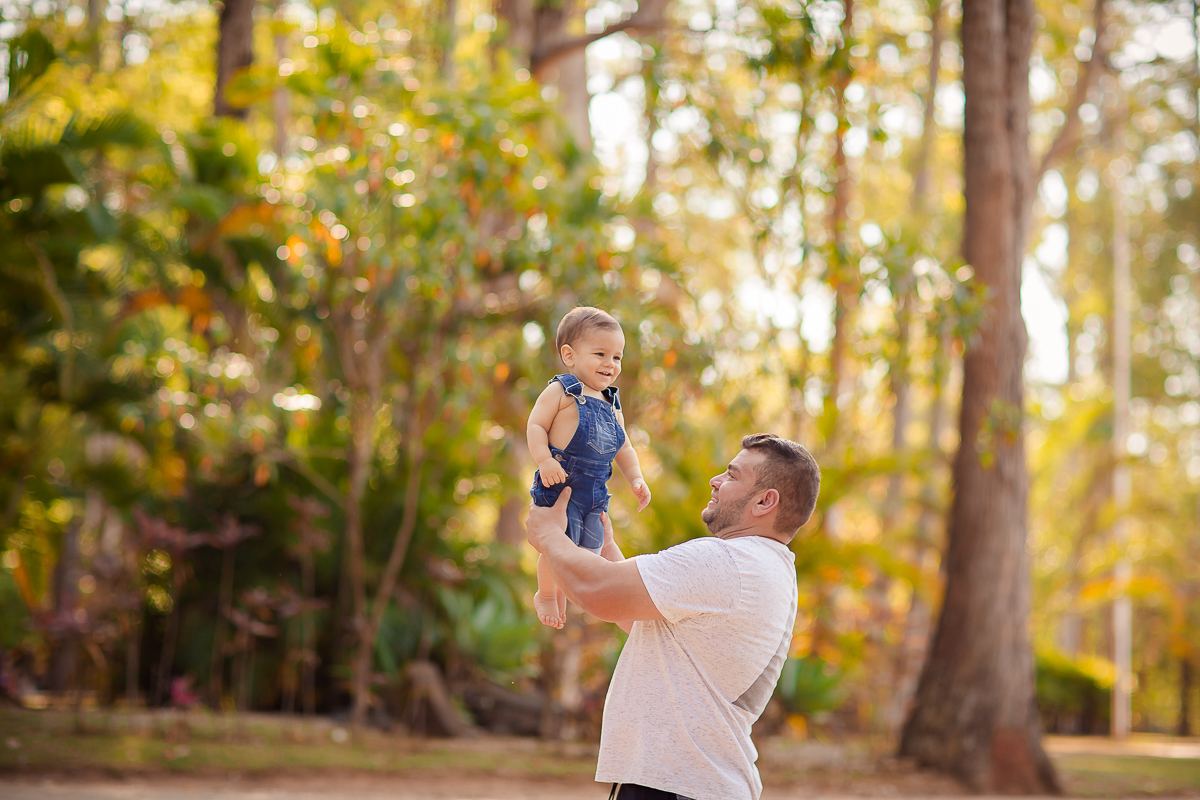 A comemoração do 1º aninho do Otávio foi com um delicioso Smash the Fruit !!

Um ensaio delicioso com muita fruta, muita cor e muito amor em família. 
