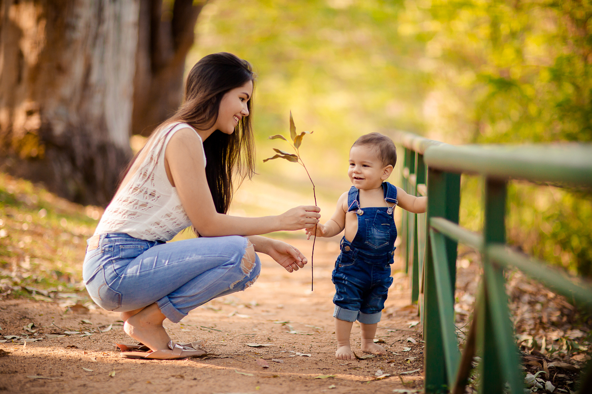 A comemoração do 1º aninho do Otávio foi com um delicioso Smash the Fruit !!

Um ensaio delicioso com muita fruta, muita cor e muito amor em família. 
