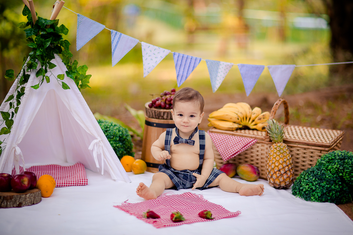 A comemoração do 1º aninho do Otávio foi com um delicioso Smash the Fruit !!

Um ensaio delicioso com muita fruta, muita cor e muito amor em família. 