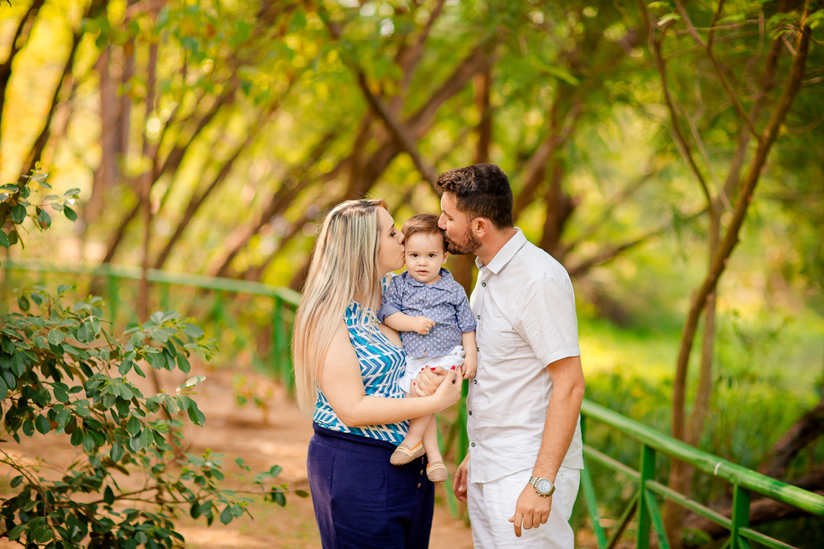 O Pedro completou seu primeiro aninho, e teve uma deliciosa sessão de Smash the Cake com o tema super fofo do Mundo Bita! 

Impossível não se encantar com todo esse charme! Pedro adorou se lambuzar com o bolo e fez uma farra deliciosa na hora do Splash - 