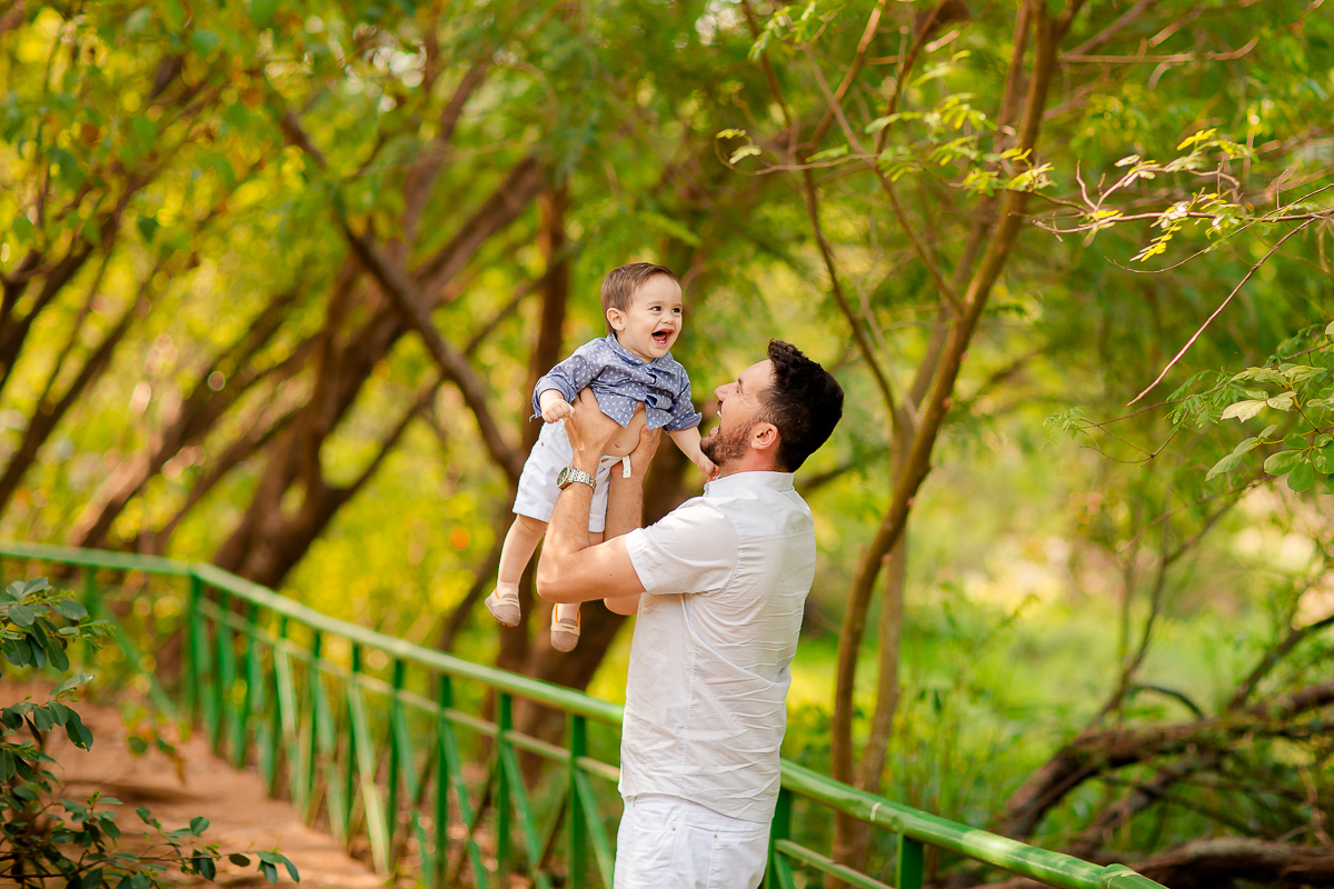 O Pedro completou seu primeiro aninho, e teve uma deliciosa sessão de Smash the Cake com o tema super fofo do Mundo Bita! 

Impossível não se encantar com todo esse charme! Pedro adorou se lambuzar com o bolo e fez uma farra deliciosa na hora do Splash - 