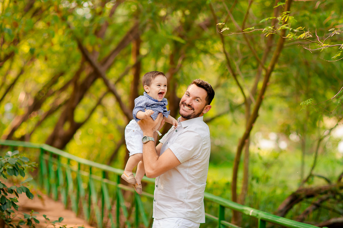 O Pedro completou seu primeiro aninho, e teve uma deliciosa sessão de Smash the Cake com o tema super fofo do Mundo Bita! 

Impossível não se encantar com todo esse charme! Pedro adorou se lambuzar com o bolo e fez uma farra deliciosa na hora do Splash - 
