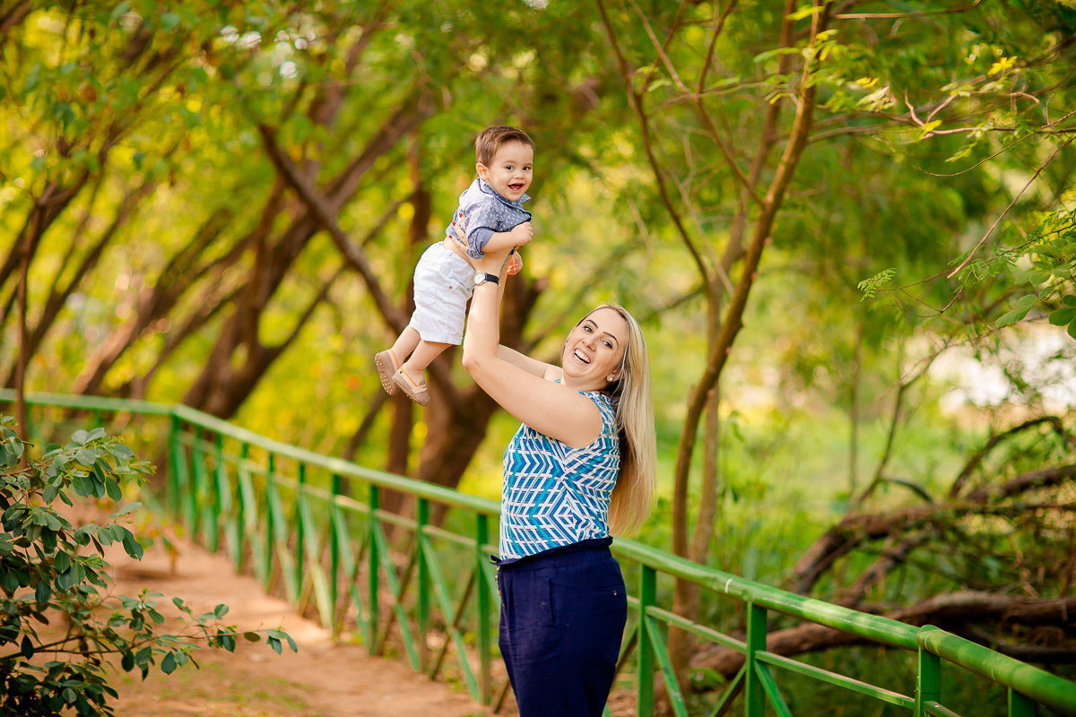 O Pedro completou seu primeiro aninho, e teve uma deliciosa sessão de Smash the Cake com o tema super fofo do Mundo Bita! 

Impossível não se encantar com todo esse charme! Pedro adorou se lambuzar com o bolo e fez uma farra deliciosa na hora do Splash - 