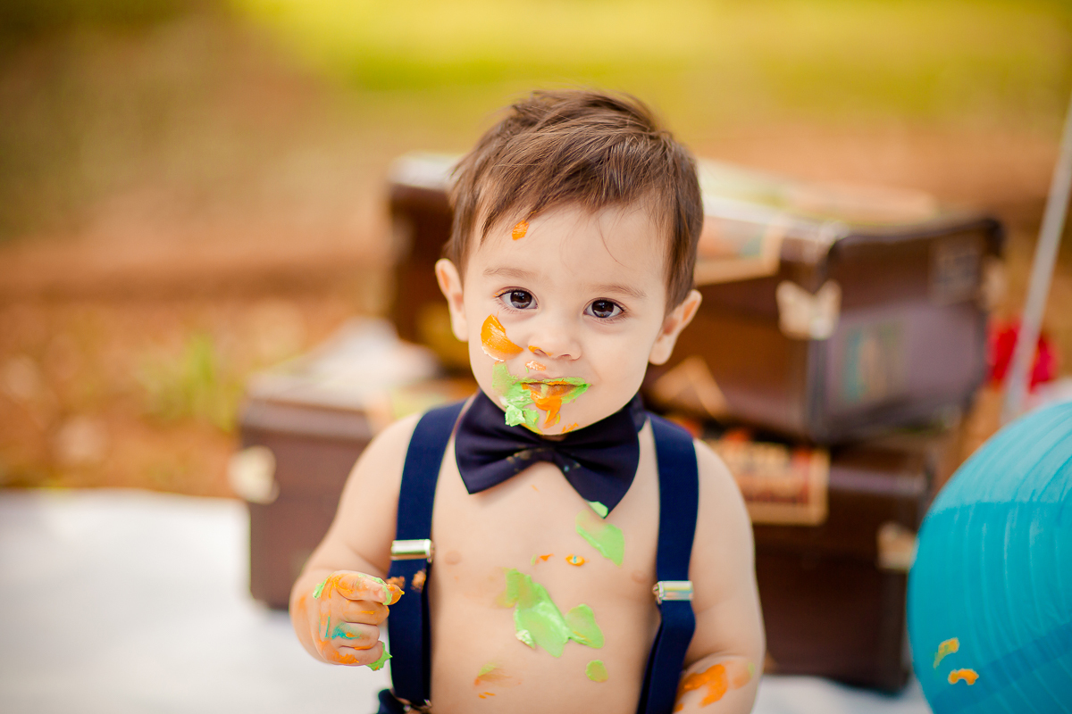 O Pedro completou seu primeiro aninho, e teve uma deliciosa sessão de Smash the Cake com o tema super fofo do Mundo Bita! 

Impossível não se encantar com todo esse charme! Pedro adorou se lambuzar com o bolo e fez uma farra deliciosa na hora do Splash - 