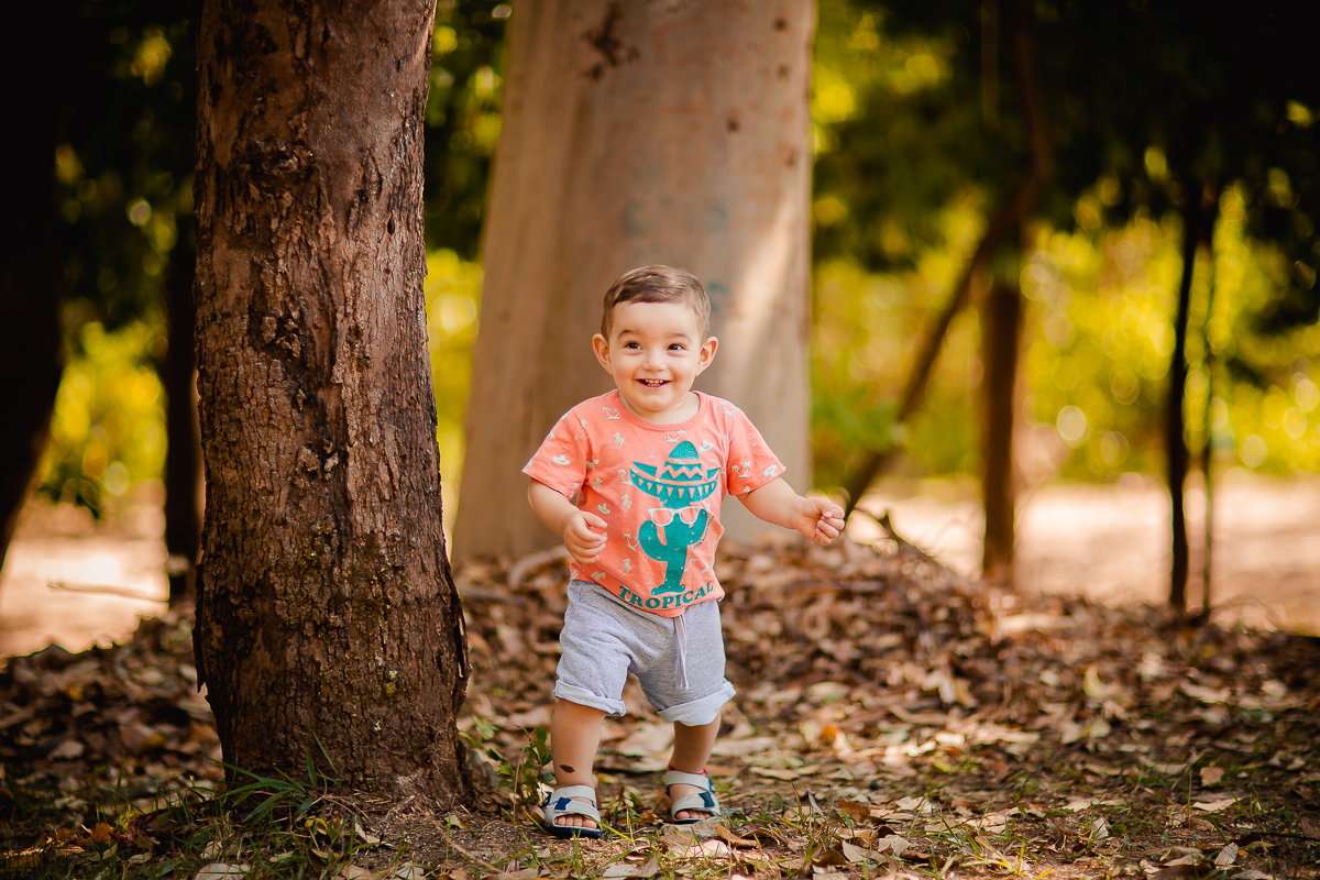 Esse é o lindo Miguel.
Acompanhamos esse pequeno desde os seus quatro meses, e agora fomos ao parque para fazer o Ensaio de 1 ano, Pensa em um bebê apaixonante distribuindo sorrisos, charme e até fazendo pose impossível não se encantar com esse mocinho