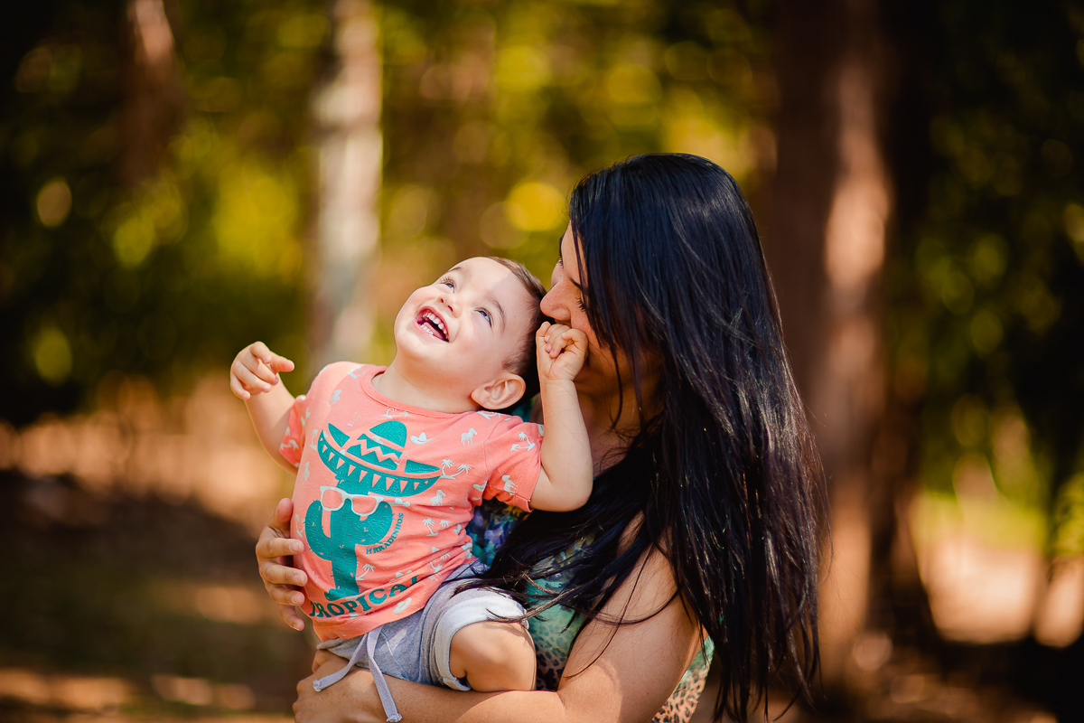 Esse é o lindo Miguel.
Acompanhamos esse pequeno desde os seus quatro meses, e agora fomos ao parque para fazer o Ensaio de 1 ano, Pensa em um bebê apaixonante distribuindo sorrisos, charme e até fazendo pose impossível não se encantar com esse mocinho