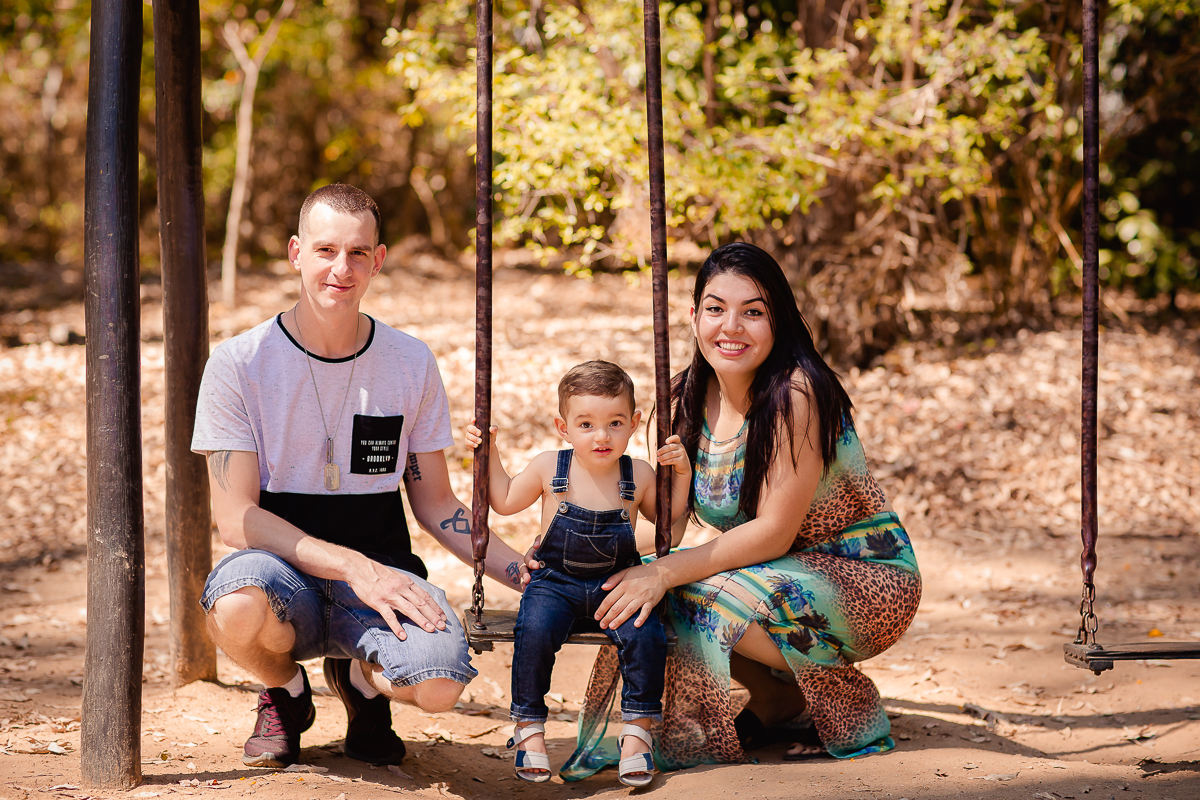 Esse é o lindo Miguel.
Acompanhamos esse pequeno desde os seus quatro meses, e agora fomos ao parque para fazer o Ensaio de 1 ano, Pensa em um bebê apaixonante distribuindo sorrisos, charme e até fazendo pose impossível não se encantar com esse mocinho