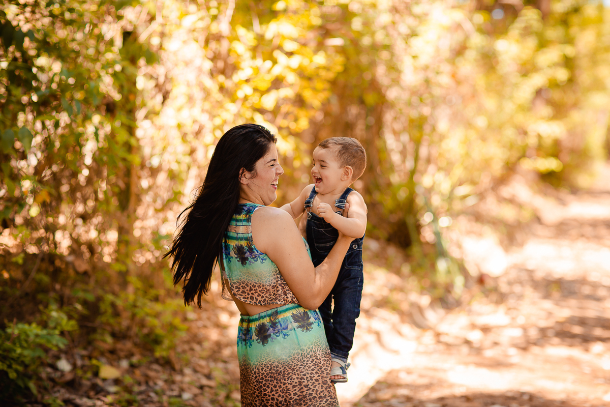 Esse é o lindo Miguel.
Acompanhamos esse pequeno desde os seus quatro meses, e agora fomos ao parque para fazer o Ensaio de 1 ano, Pensa em um bebê apaixonante distribuindo sorrisos, charme e até fazendo pose impossível não se encantar com esse mocinho