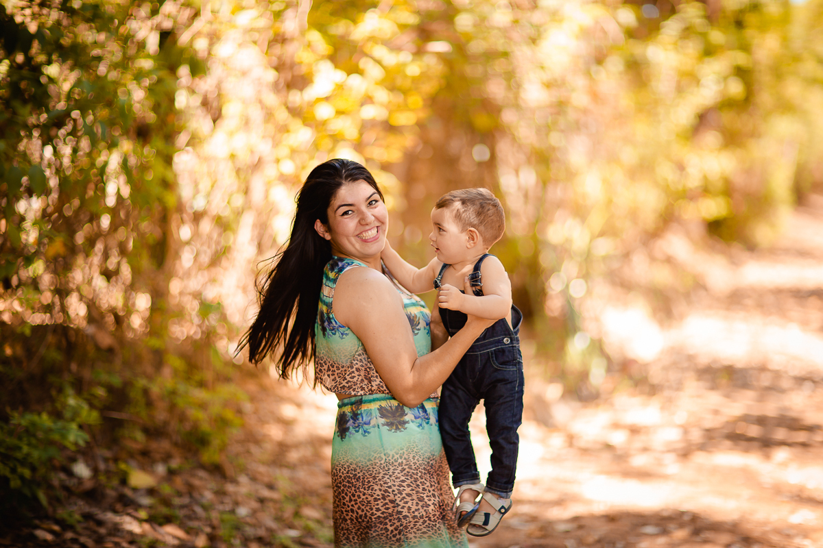 Esse é o lindo Miguel.
Acompanhamos esse pequeno desde os seus quatro meses, e agora fomos ao parque para fazer o Ensaio de 1 ano, Pensa em um bebê apaixonante distribuindo sorrisos, charme e até fazendo pose impossível não se encantar com esse mocinho