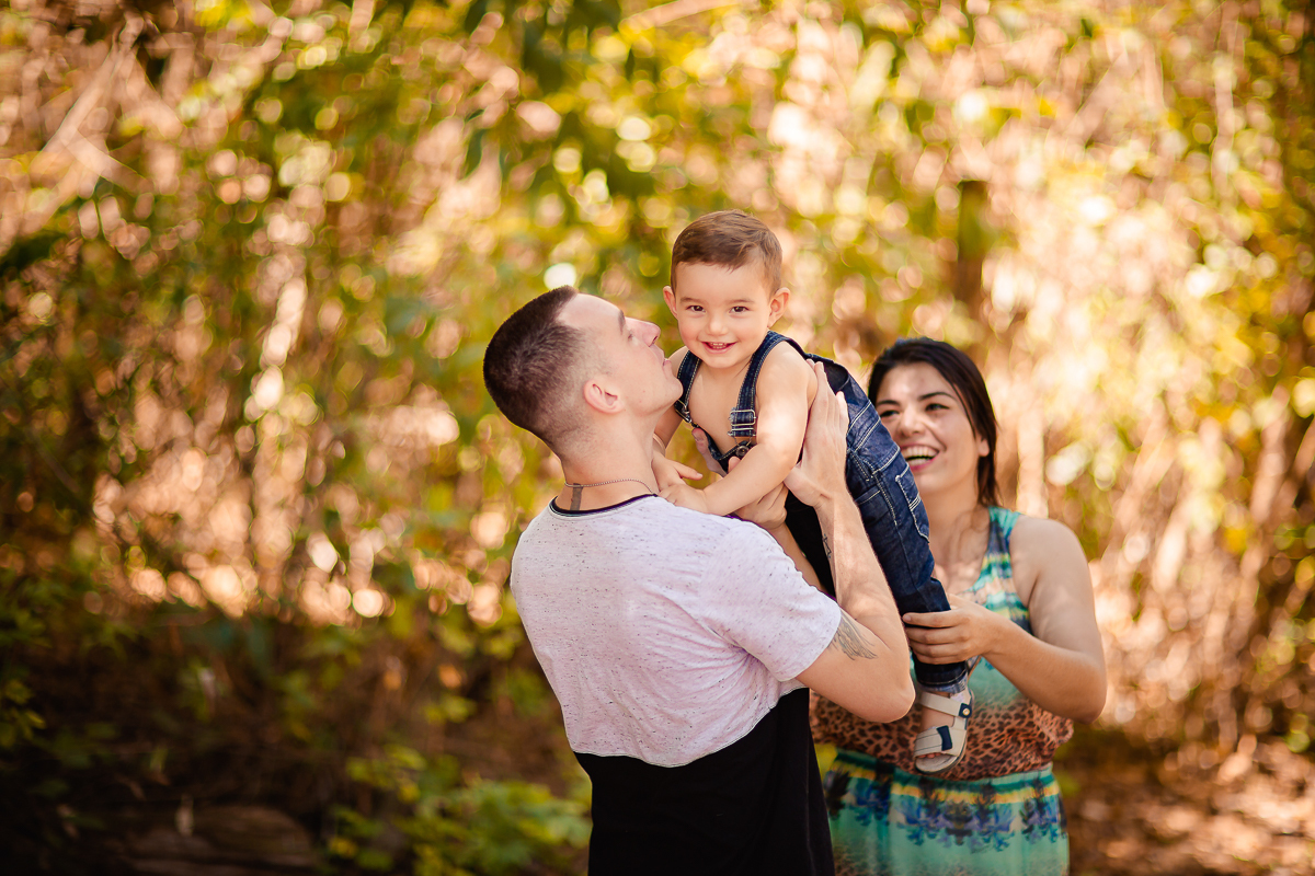 Esse é o lindo Miguel.
Acompanhamos esse pequeno desde os seus quatro meses, e agora fomos ao parque para fazer o Ensaio de 1 ano, Pensa em um bebê apaixonante distribuindo sorrisos, charme e até fazendo pose impossível não se encantar com esse mocinho