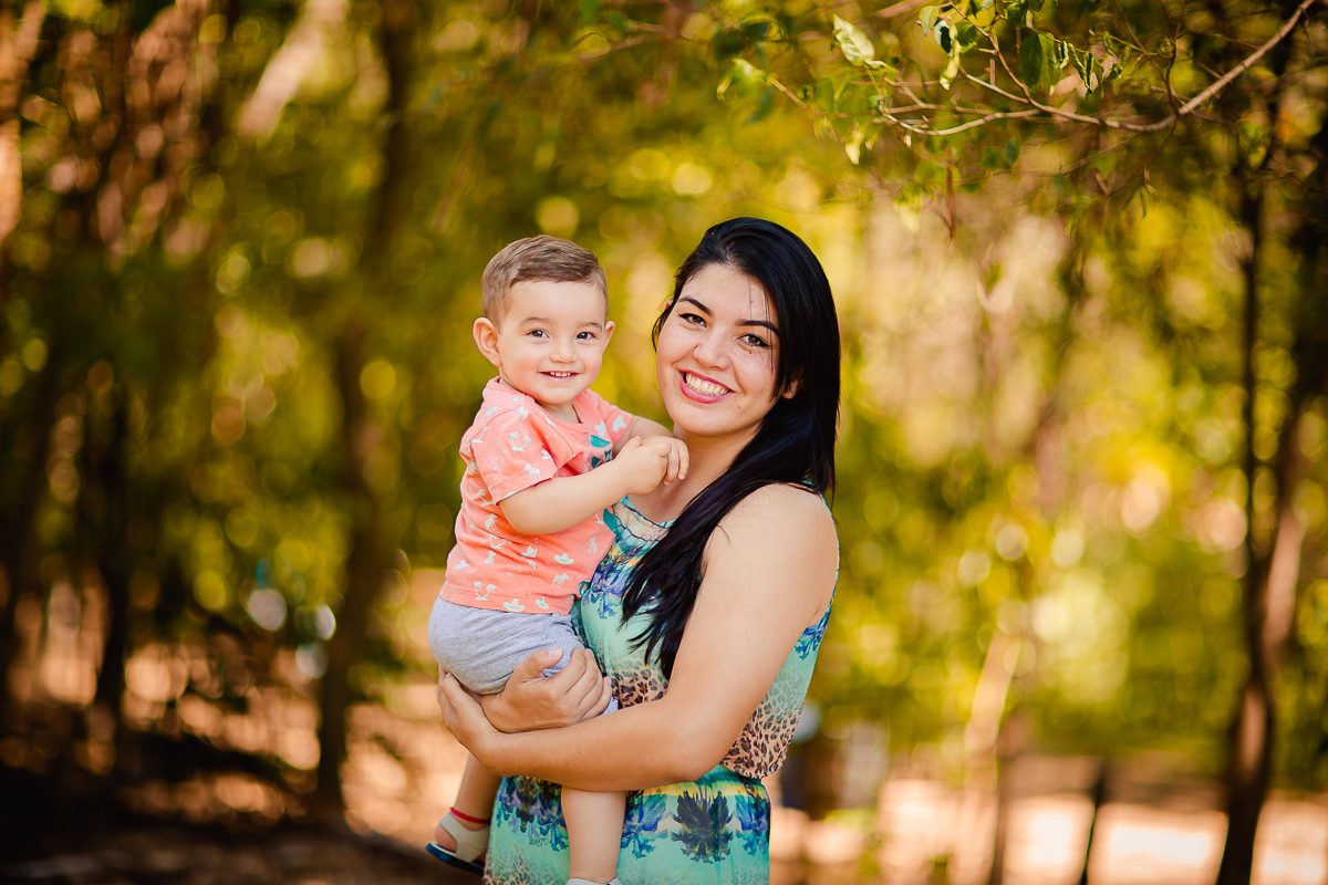Esse é o lindo Miguel.
Acompanhamos esse pequeno desde os seus quatro meses, e agora fomos ao parque para fazer o Ensaio de 1 ano, Pensa em um bebê apaixonante distribuindo sorrisos, charme e até fazendo pose impossível não se encantar com esse mocinho