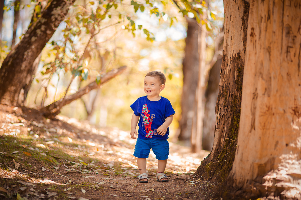 Esse é o lindo Miguel.
Acompanhamos esse pequeno desde os seus quatro meses, e agora fomos ao parque para fazer o Ensaio de 1 ano, Pensa em um bebê apaixonante distribuindo sorrisos, charme e até fazendo pose impossível não se encantar com esse mocinho