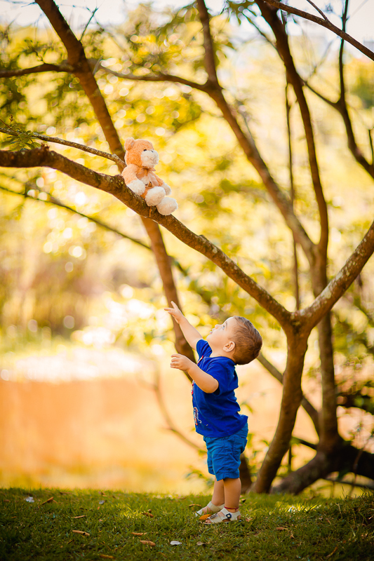 Esse é o lindo Miguel.
Acompanhamos esse pequeno desde os seus quatro meses, e agora fomos ao parque para fazer o Ensaio de 1 ano, Pensa em um bebê apaixonante distribuindo sorrisos, charme e até fazendo pose impossível não se encantar com esse mocinho