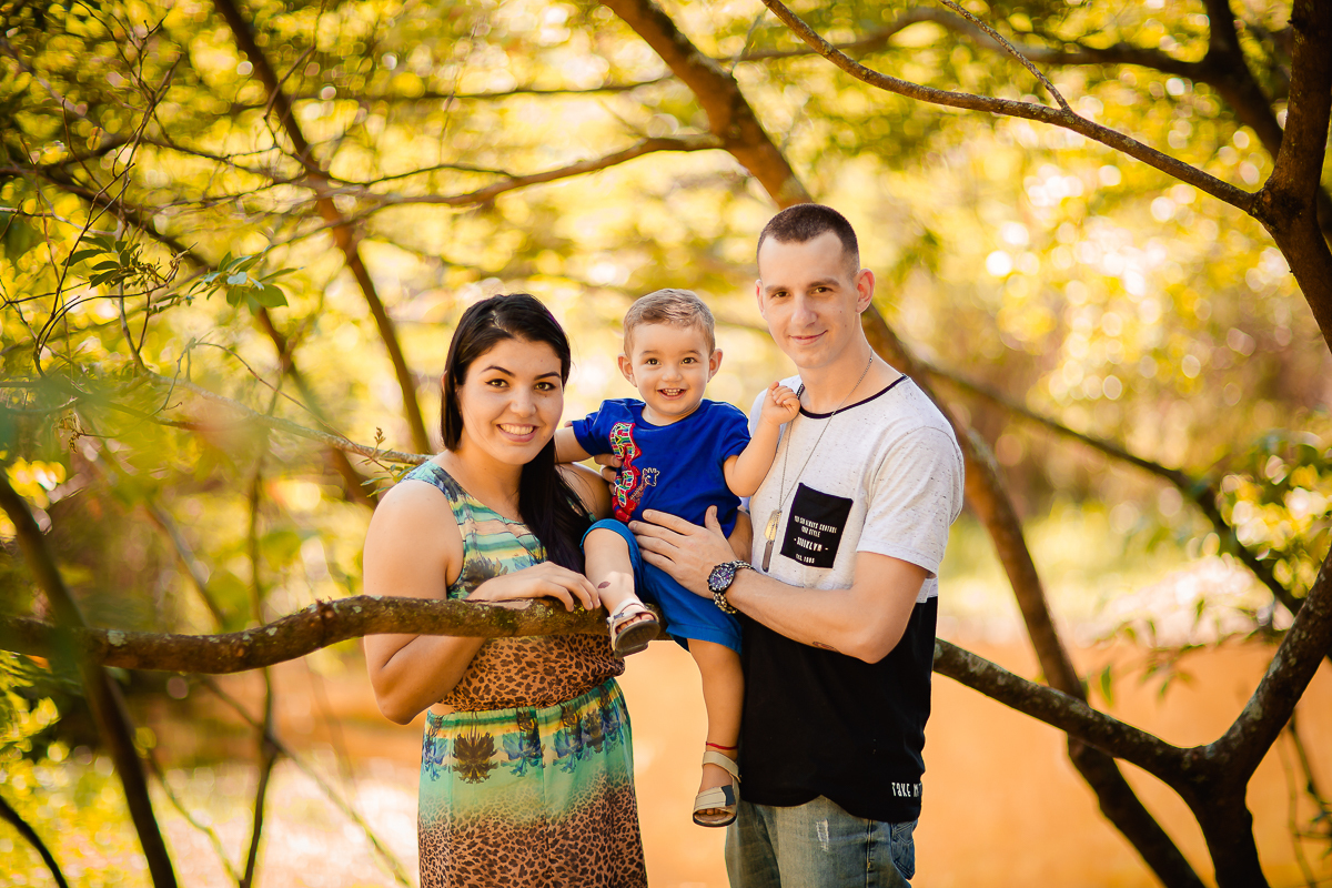 Esse é o lindo Miguel.
Acompanhamos esse pequeno desde os seus quatro meses, e agora fomos ao parque para fazer o Ensaio de 1 ano, Pensa em um bebê apaixonante distribuindo sorrisos, charme e até fazendo pose impossível não se encantar com esse mocinho