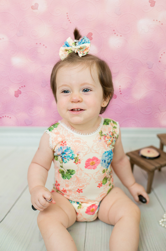 Rafaela completou 10 meses de pura fofura... ah esses olhos como são cativantes!!

 Sou apaixonada por ela! Nossas sessões estão sendo realizadas na casa do cliente, e estamos amando o resultado!! as fotos estão cada vez mais encantadoras <3 