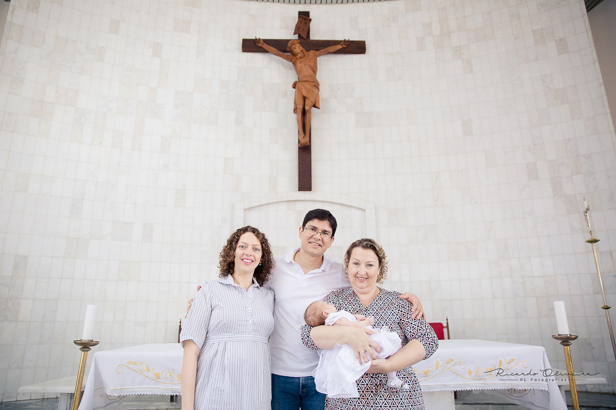 Batismo da Clara, alegria da madrinha