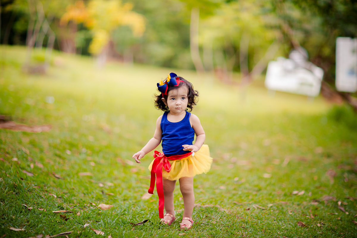 Chloe completou seu Primeiro aninho!! e para comemorar teve uma linda sessão no parque com o tema da sua festa, ela ficou um encanto de branca de neve <3 