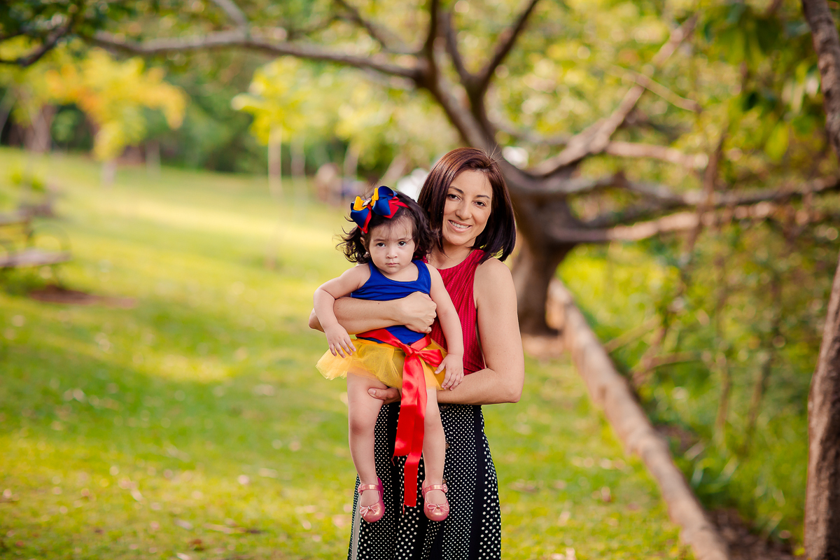 Chloe completou seu Primeiro aninho!! e para comemorar teve uma linda sessão no parque com o tema da sua festa, ela ficou um encanto de branca de neve <3 