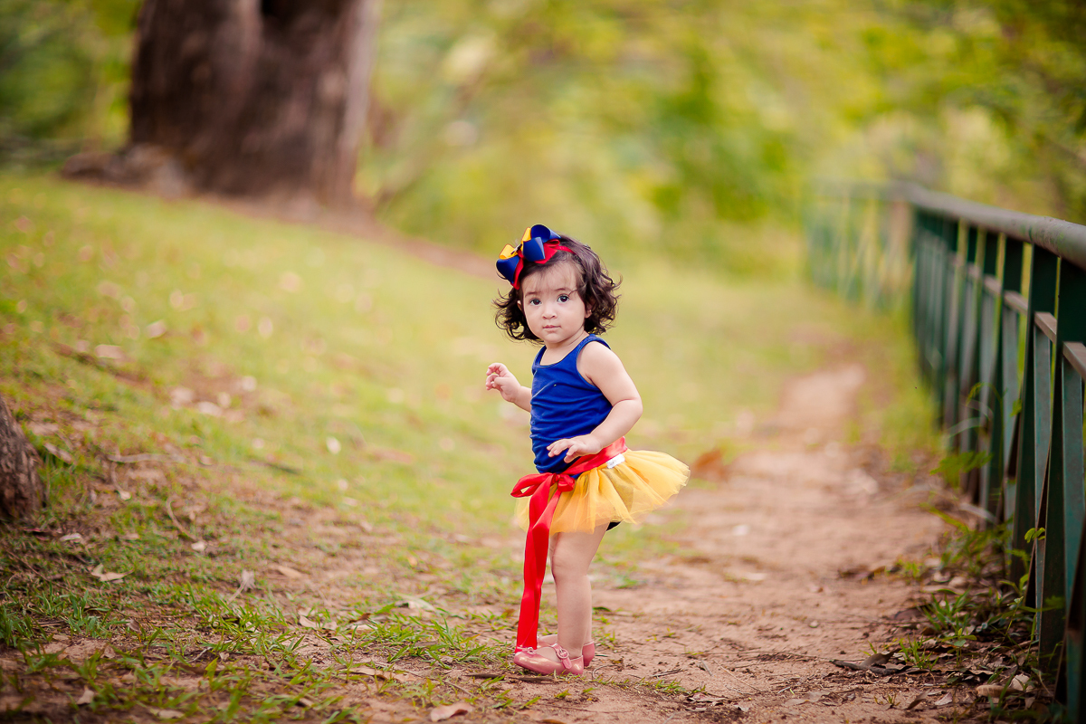 Chloe completou seu Primeiro aninho!! e para comemorar teve uma linda sessão no parque com o tema da sua festa, ela ficou um encanto de branca de neve <3 