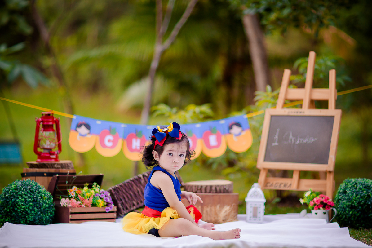 Chloe completou seu Primeiro aninho!! e para comemorar teve uma linda sessão no parque com o tema da sua festa, ela ficou um encanto de branca de neve <3 