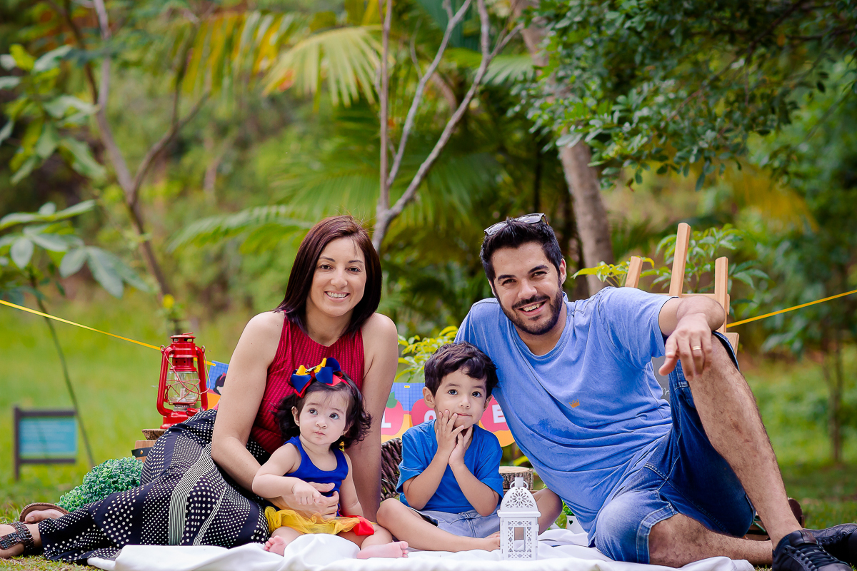 Chloe completou seu Primeiro aninho!! e para comemorar teve uma linda sessão no parque com o tema da sua festa, ela ficou um encanto de branca de neve <3 