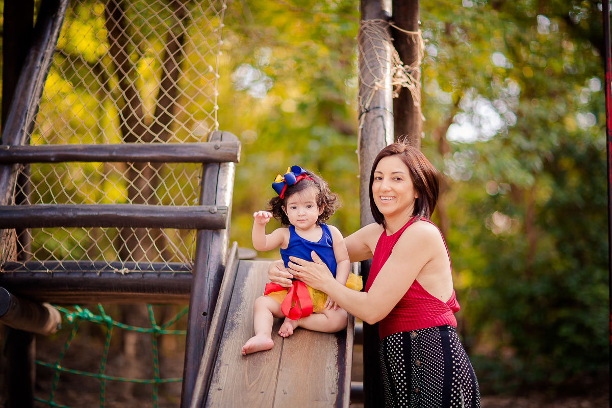 Chloe completou seu Primeiro aninho!! e para comemorar teve uma linda sessão no parque com o tema da sua festa, ela ficou um encanto de branca de neve <3 