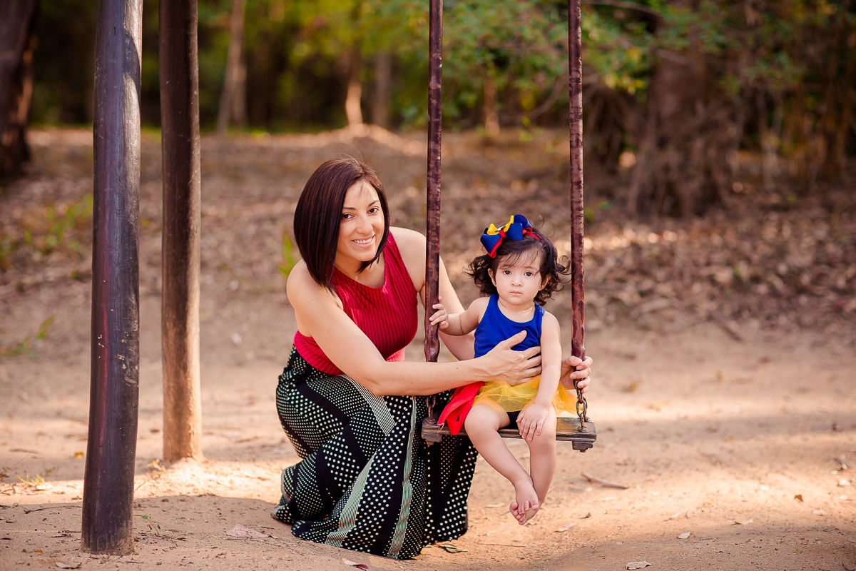 Chloe completou seu Primeiro aninho!! e para comemorar teve uma linda sessão no parque com o tema da sua festa, ela ficou um encanto de branca de neve <3 