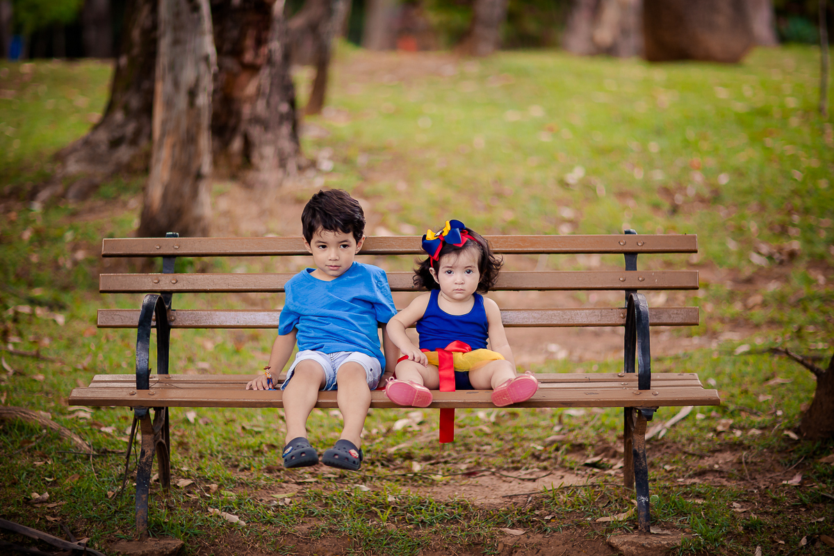 Chloe completou seu Primeiro aninho!! e para comemorar teve uma linda sessão no parque com o tema da sua festa, ela ficou um encanto de branca de neve <3 