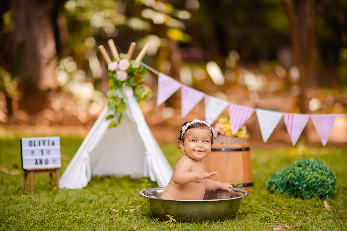 Olivia completou seu primeiro aninho, e teve uma linda sessão de smash the cake!! 

Não temos palavras para falar da Olivia, nem para descrever essa família!

Quanto amor ... Que energia incrível!