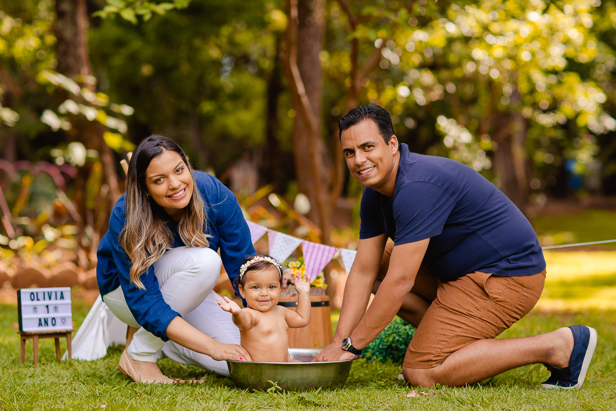 Olivia completou seu primeiro aninho, e teve uma linda sessão de smash the cake!! 

Não temos palavras para falar da Olivia, nem para descrever essa família!

Quanto amor ... Que energia incrível!