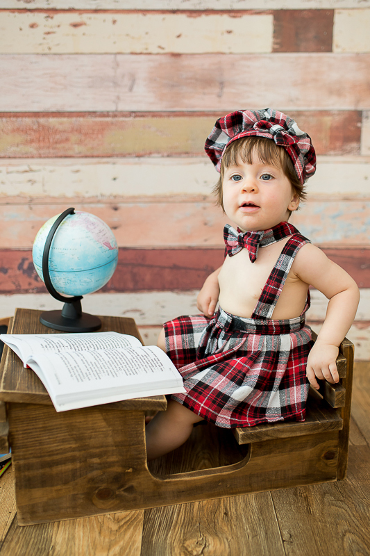 E a Rafaela completou 1 aninho e amamos registrar todas as fazes desse ano, foram varias sessões lindas que registramos com todo carinho dessa fase unica da pequena...