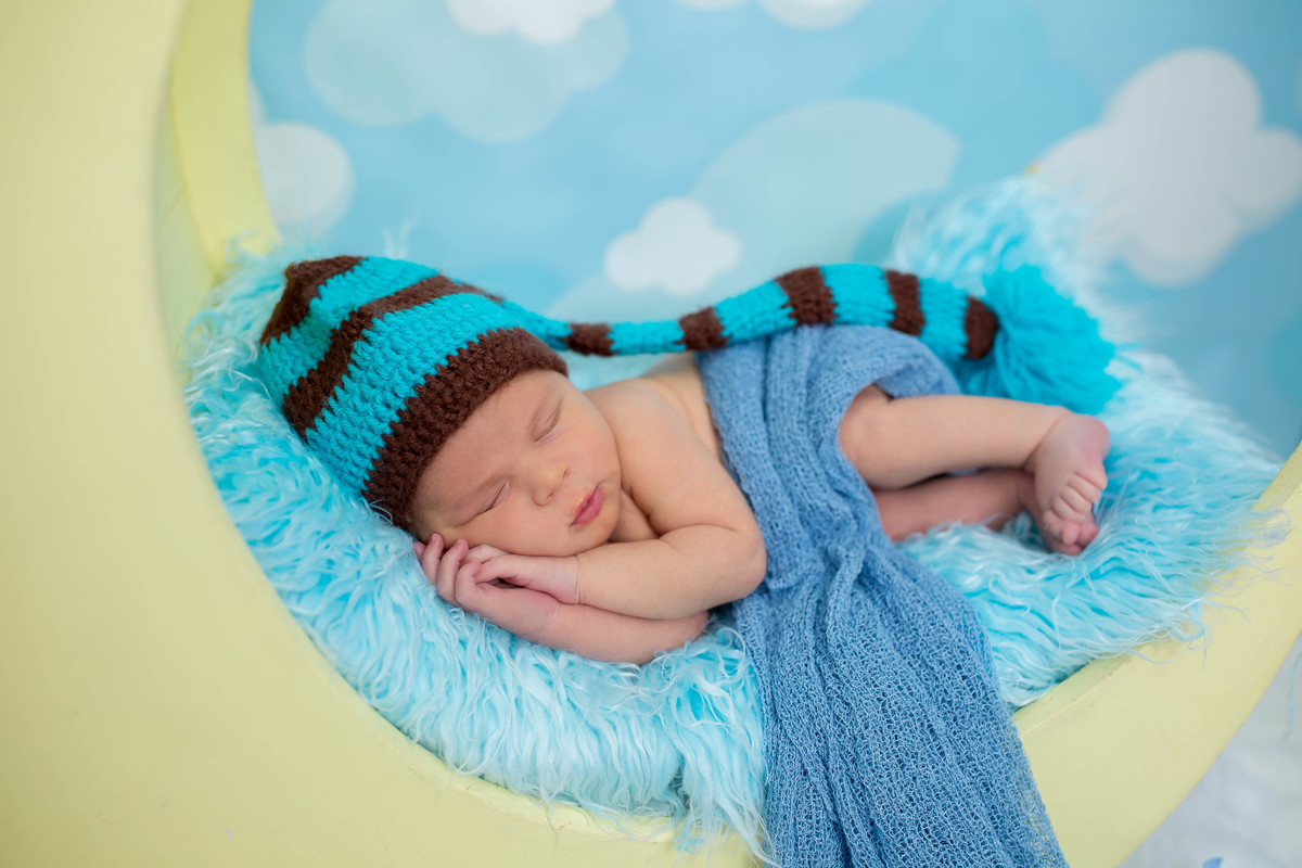 O ensaio newborn do Luiz Felipe  aconteceu quando ele estava com 9 dias! No ensaio tivemos a participação do Henrique, que foi promovido a irmão mais velho! Como eu amo ver os irmãos juntinhos é de derreter todo o coração ver tanto amor através das fotos