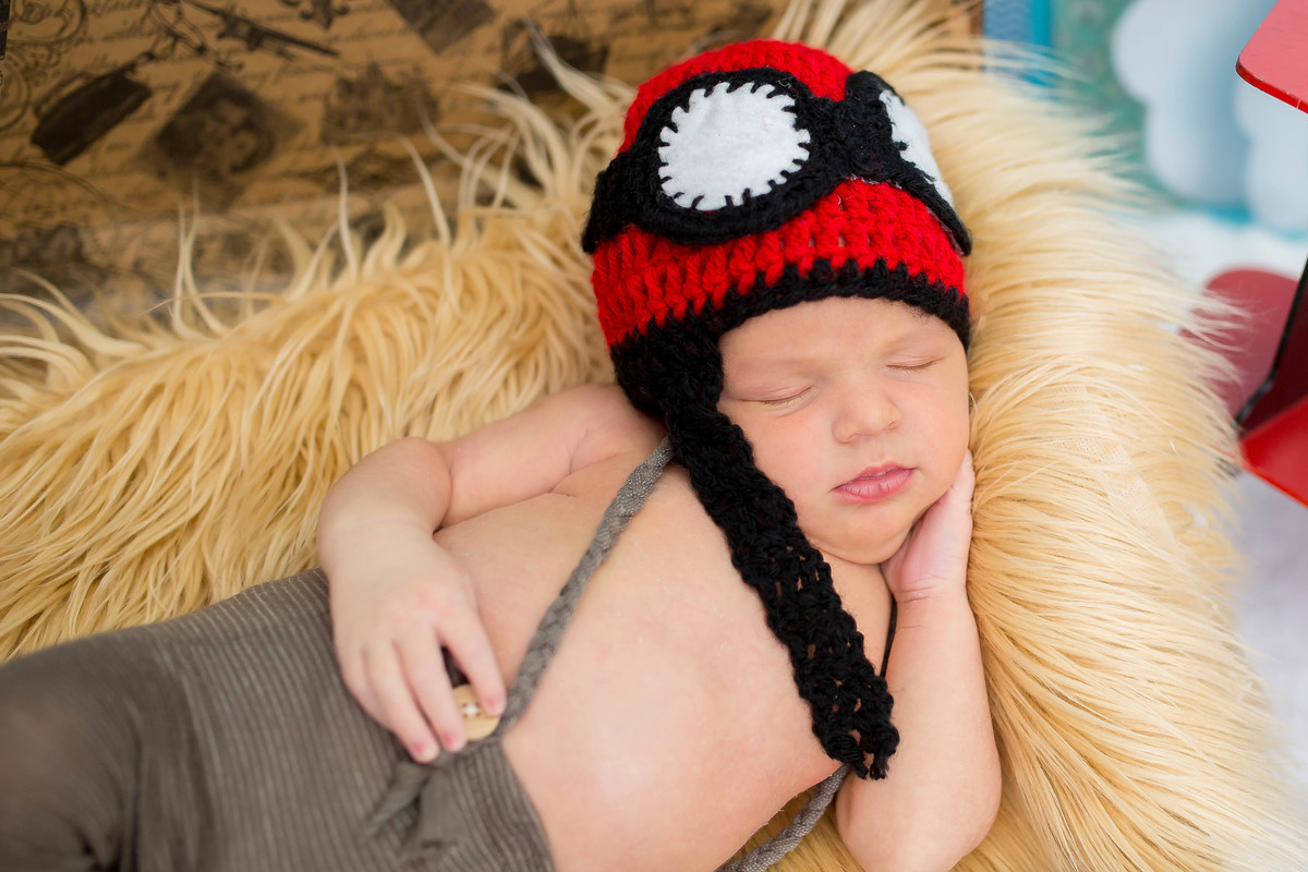 O ensaio newborn do Luiz Felipe  aconteceu quando ele estava com 9 dias! No ensaio tivemos a participação do Henrique, que foi promovido a irmão mais velho! Como eu amo ver os irmãos juntinhos é de derreter todo o coração ver tanto amor através das fotos