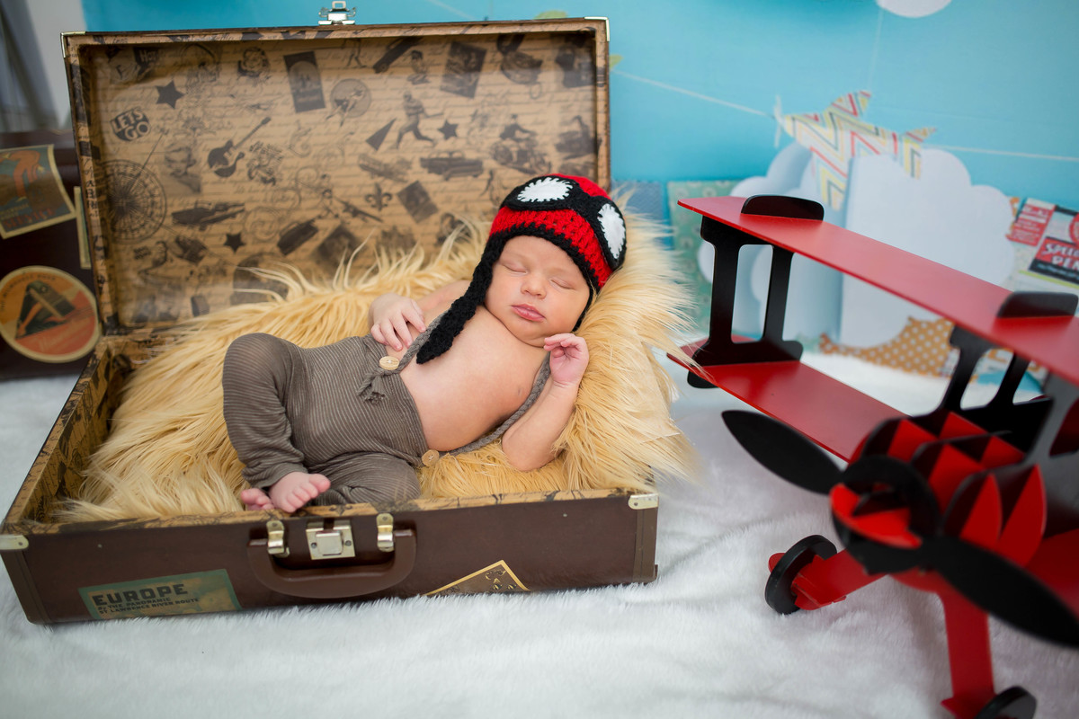 O ensaio newborn do Luiz Felipe  aconteceu quando ele estava com 9 dias! No ensaio tivemos a participação do Henrique, que foi promovido a irmão mais velho! Como eu amo ver os irmãos juntinhos é de derreter todo o coração ver tanto amor através das fotos