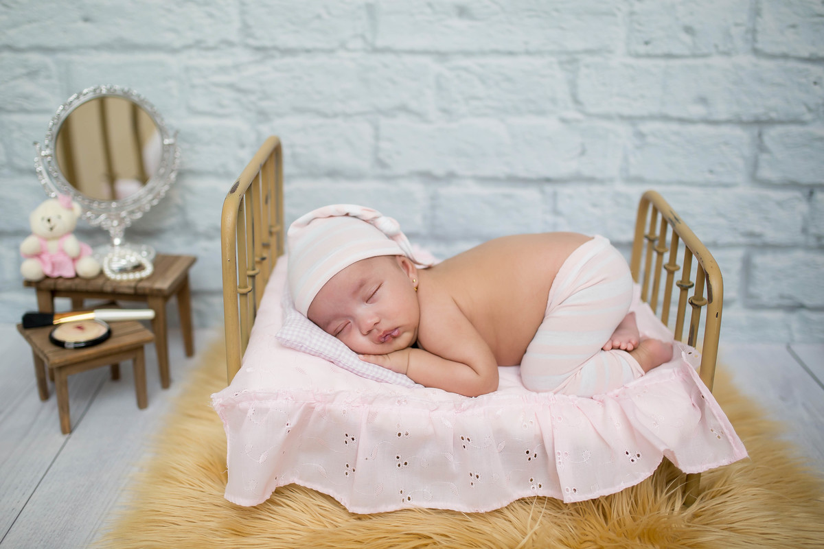 Obaaa olha só que princesinha liiiiinda começou seu acompanhamento conosco!!! Sarah é uma neném muito esperta, com apenas 1 Mês e já distribui sorrisos... Aii que encanto de sessão!!! 