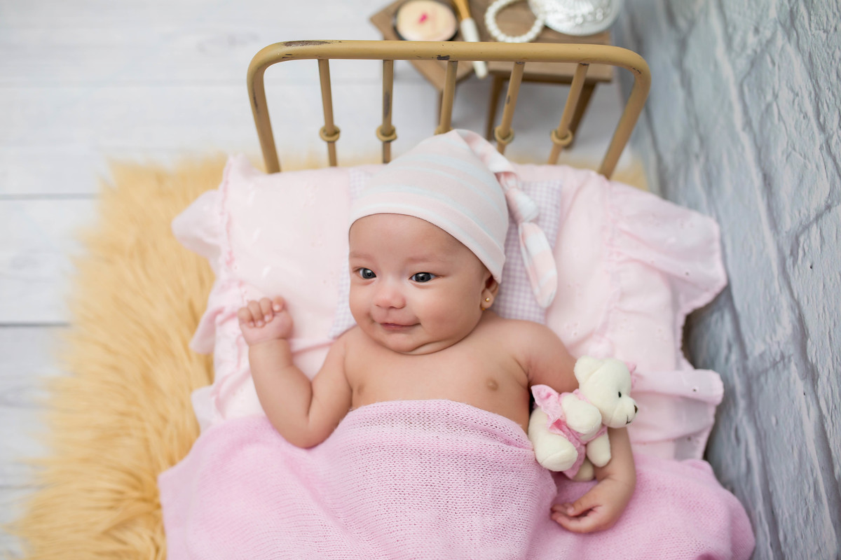 Obaaa olha só que princesinha liiiiinda começou seu acompanhamento conosco!!! Sarah é uma neném muito esperta, com apenas 1 Mês e já distribui sorrisos... Aii que encanto de sessão!!! 