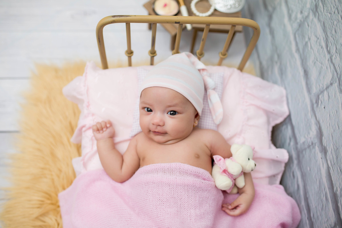 Obaaa olha só que princesinha liiiiinda começou seu acompanhamento conosco!!! Sarah é uma neném muito esperta, com apenas 1 Mês e já distribui sorrisos... Aii que encanto de sessão!!! 