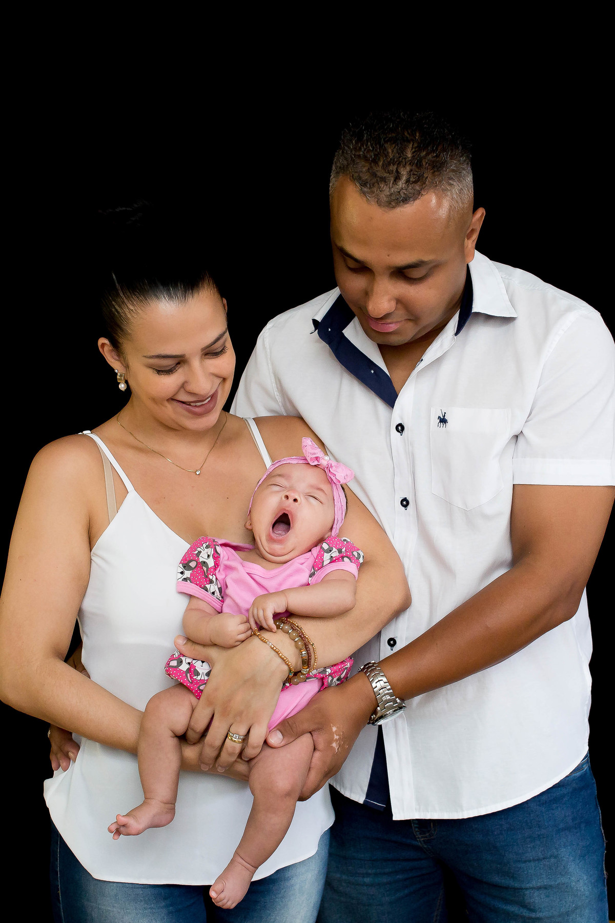 Obaaa olha só que princesinha liiiiinda começou seu acompanhamento conosco!!! Sarah é uma neném muito esperta, com apenas 1 Mês e já distribui sorrisos... Aii que encanto de sessão!!! 