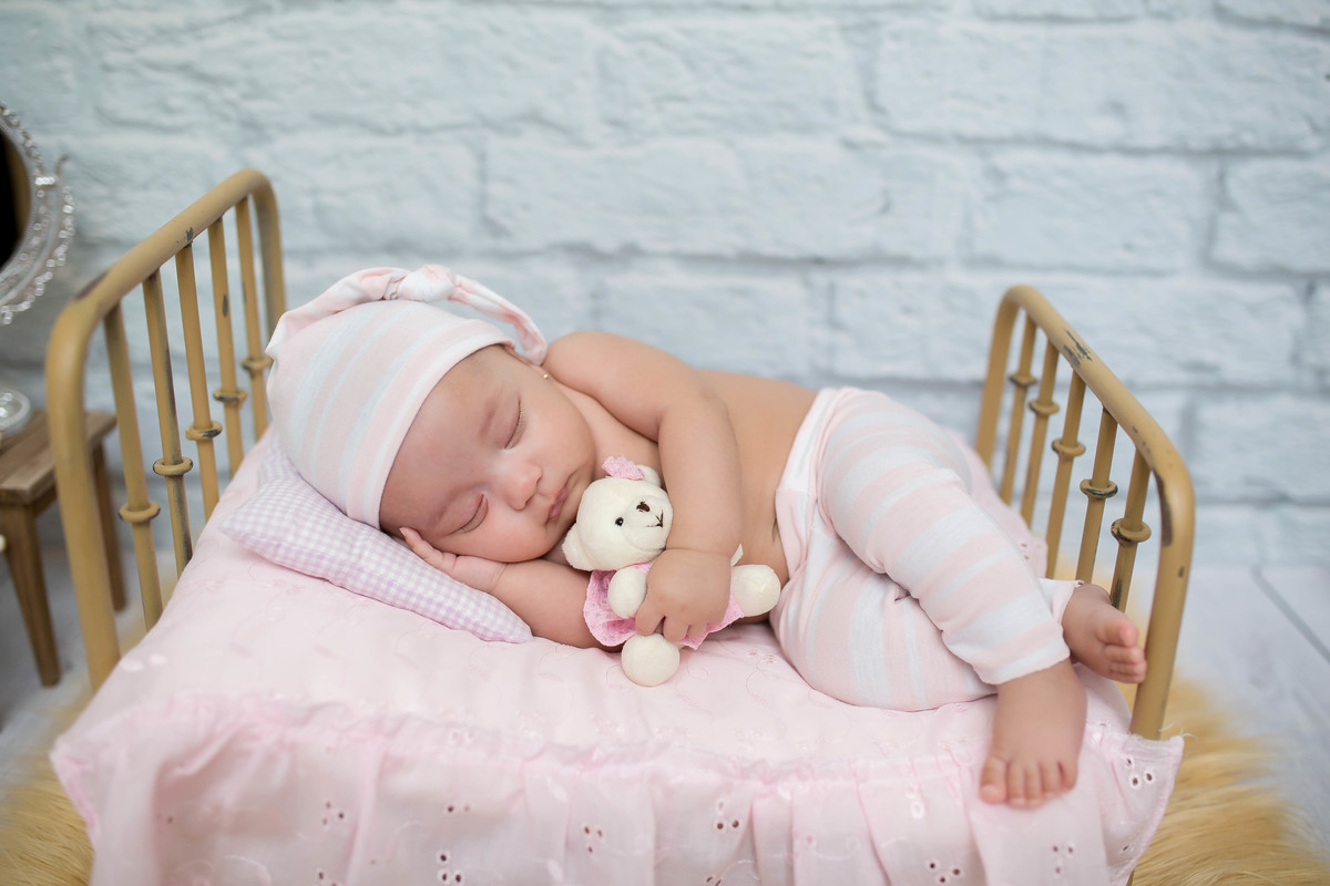 Obaaa olha só que princesinha liiiiinda começou seu acompanhamento conosco!!! Sarah é uma neném muito esperta, com apenas 1 Mês e já distribui sorrisos... Aii que encanto de sessão!!! 